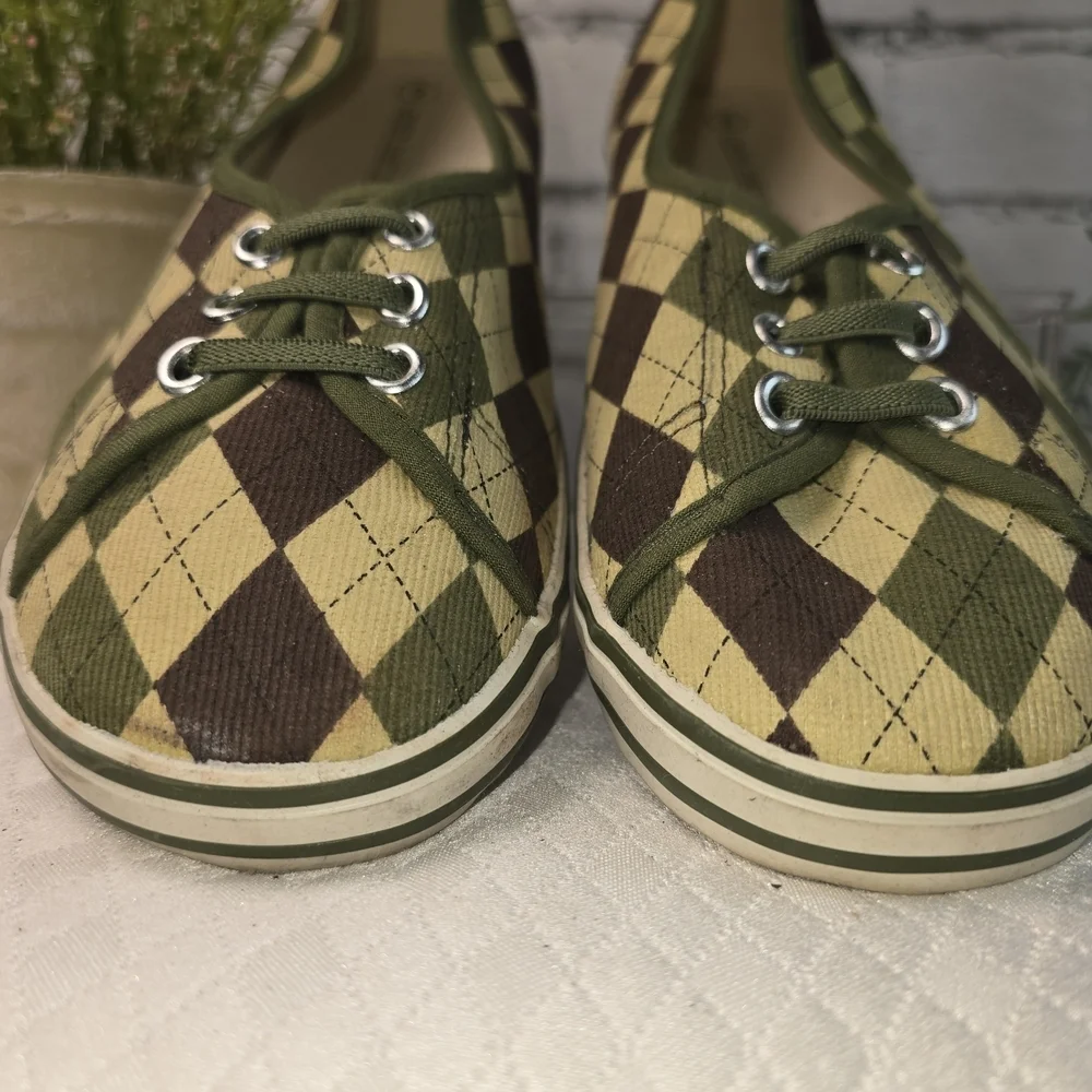 LOWER EAST SIDE OLIVE GREEN AND BROWN ARGYLE SLIP ON SNEAKERS PREPPY 9
